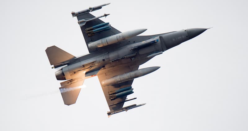 F-16ファイティング・ファルコン：フレア