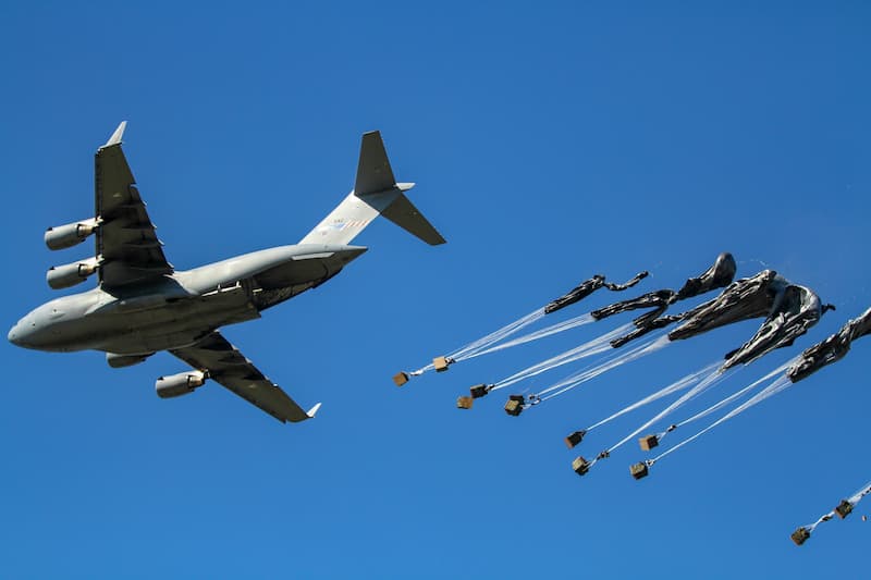 C-17グローブマスターIII：空中投下