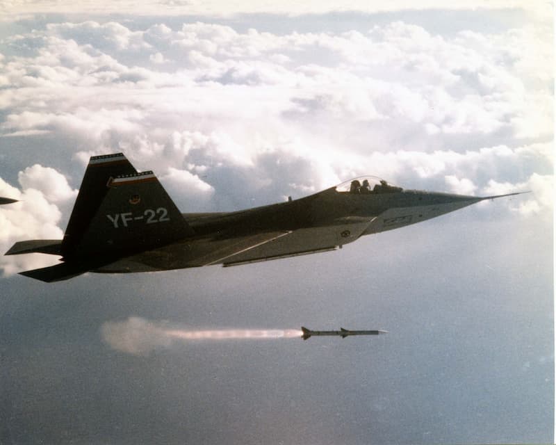 YF-22（F-22ラプターの試作機）
