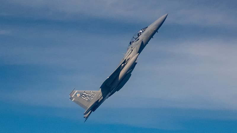 F-15EXイーグルIIの可変インテーク（急上昇？）