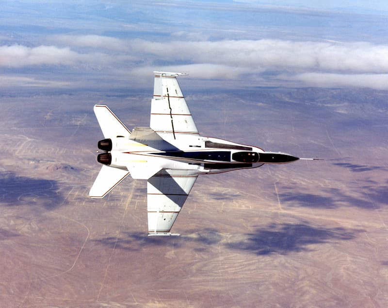 F/A-18アクティブ弾性翼試験機