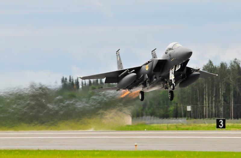 F-15SG：F-15Eストライクイーグルがベース機のF-15 | 写真で学ぶ航空機のモノづくり