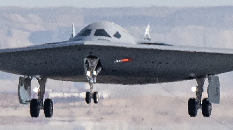 B-21レイダー：補助インテーク（その1）