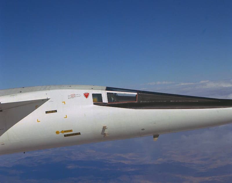 XB-70バルキリー：超音速飛行時のキャノピー