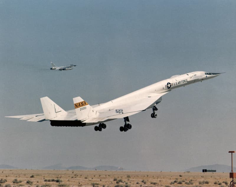 XB-70バルキリー：離陸（その1）