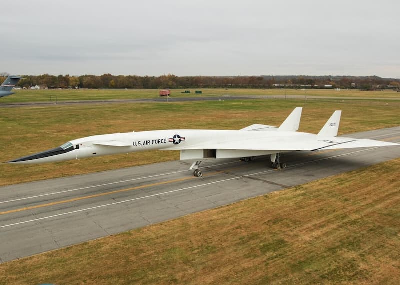 XB-70バルキリー：前方から