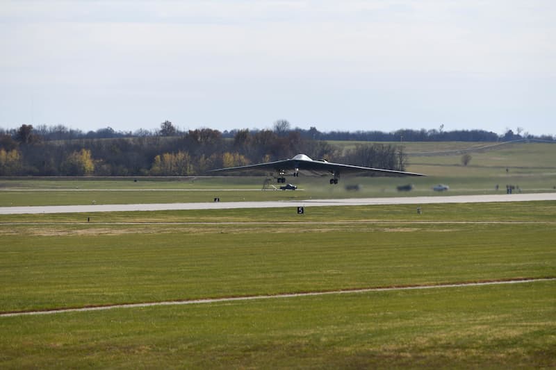 B-2スピリットのエレファント・ウォーク(その5)