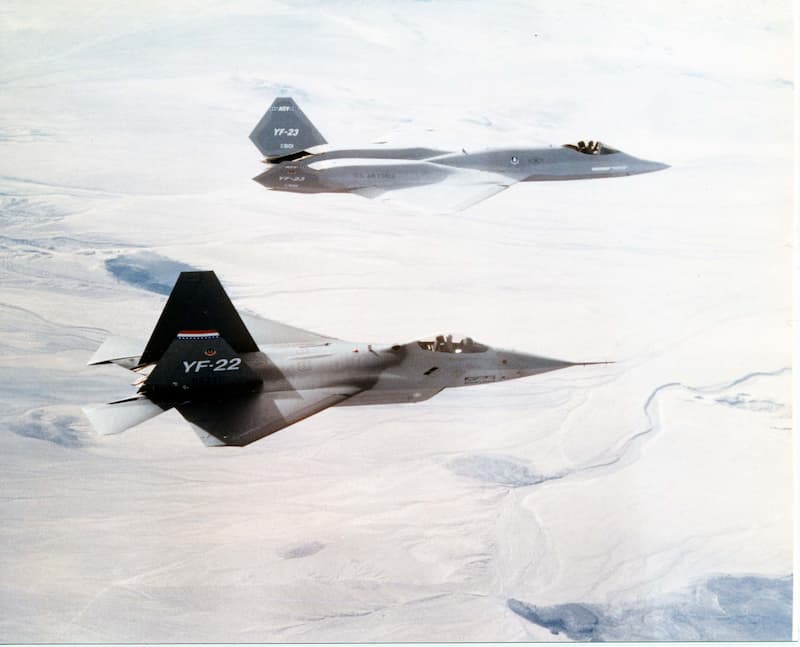 YF-22とYF-23