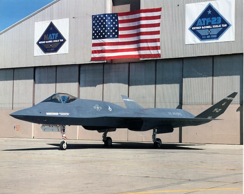 F-23ブラック・ウィドウII：コクピット