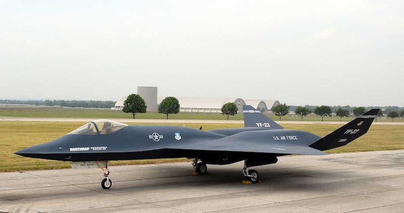 YF-23ブラック・ウィドウII：斜め前方から（その1）