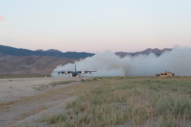 MC-130JコマンドーII：離陸