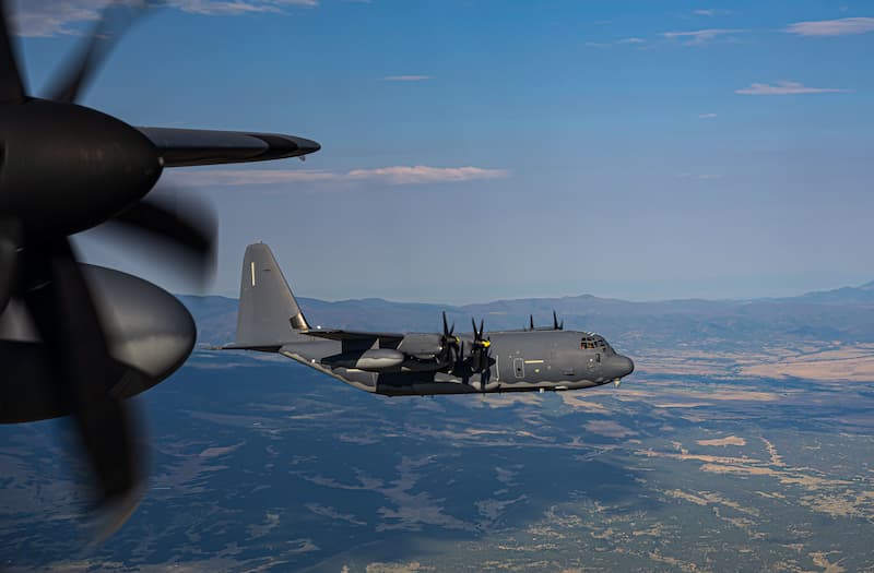 MC-130JコマンドーII：横から（その1）