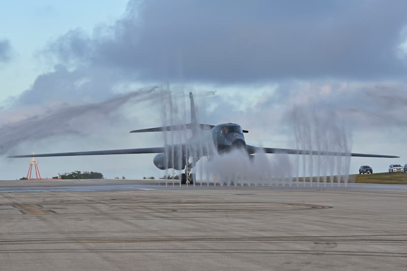 B-1Bランサーの機体洗浄