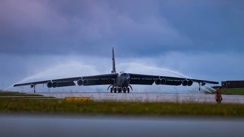 B-52Hストラトフォートレスの機体洗浄(その2)