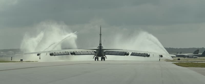 B-52Hストラトフォートレスの機体洗浄(その3)