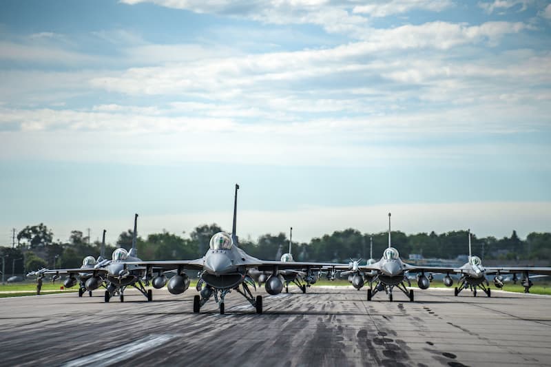 F-16ファイティング・ファルコンのエレファント・ウォーク(その3)