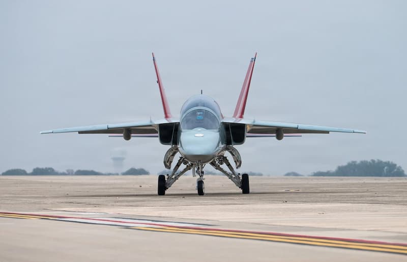 T-7Aレッドホーク:正面から(その2)