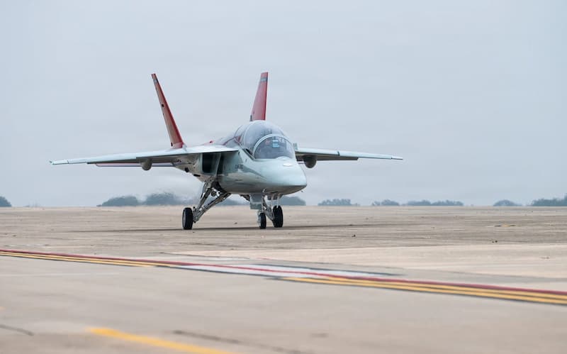 T-7Aレッドホーク:前方から(その2)