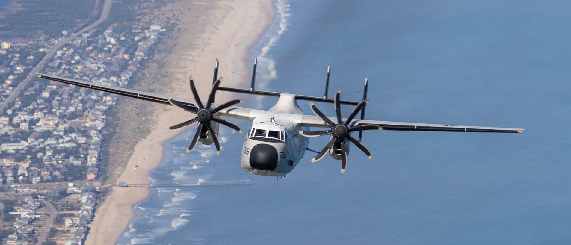 C-2Aグレイハウンド:前方から