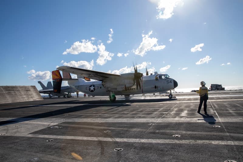 C-2Aグレイハウンド:発艦