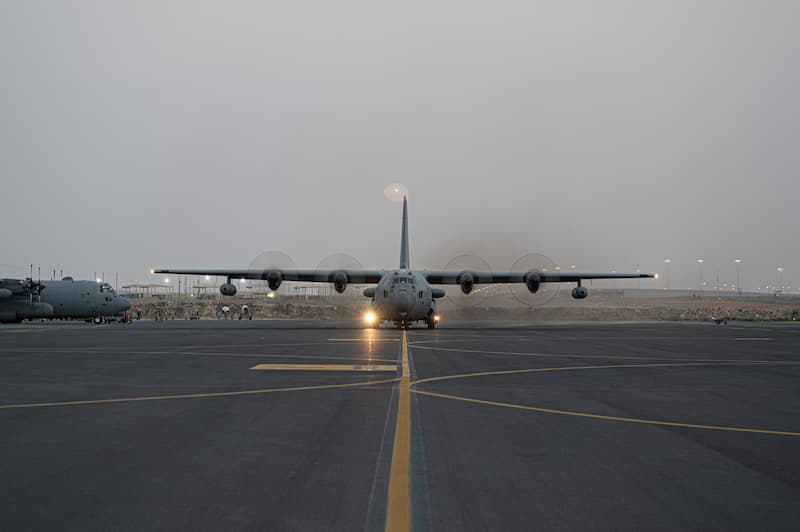 EC-130Hコンパス・コール:正面から