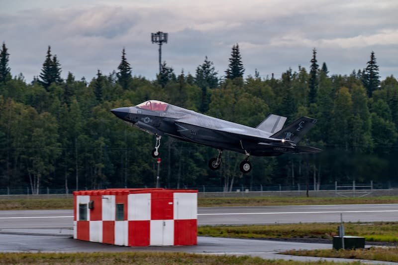 F-35BライトニングII:滑走路利用の離陸
